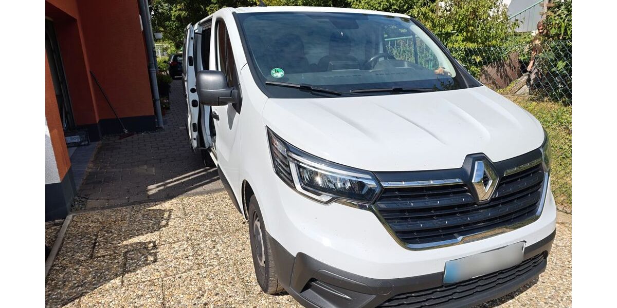 Renault Trafic 67.000 km 20.900 &euro; Perl 66706