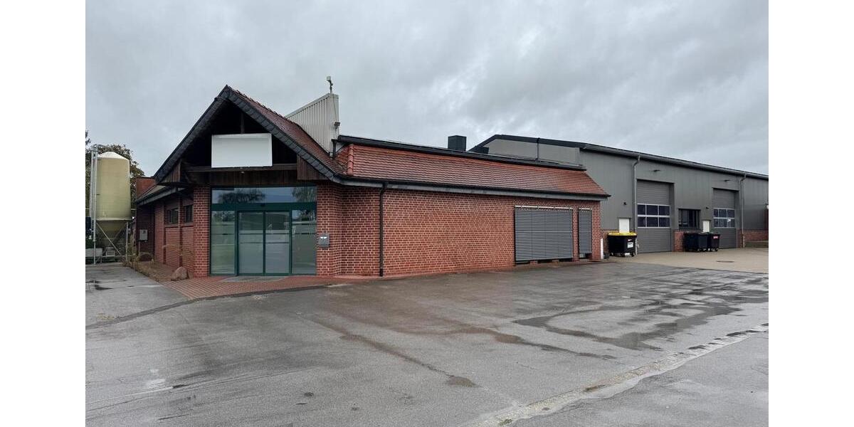 Moderne Gewerbehalle mit Büro und Lagerfläche – Neubau 2022 Halle zimmer