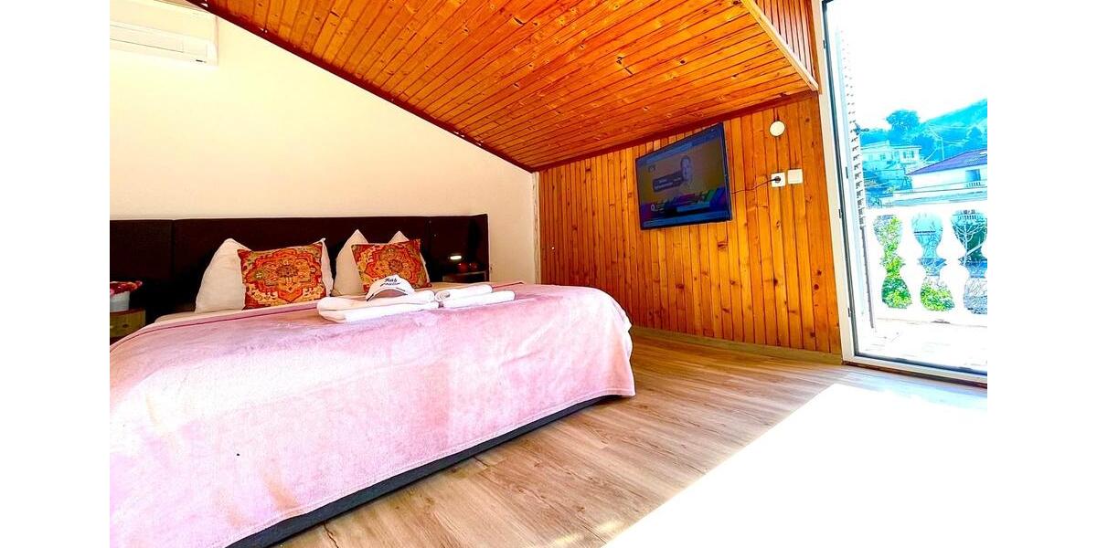 Villa Ainring - 12 Zimmer, 420 m&sup2;, 1.300.000&euro; | Angebot:26485539