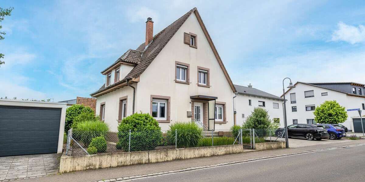 Einfamilienhaus Singen / Friedingen Friedingen - 6.5 Zimmer, 145 m&sup2;, 379.000&euro; | Angebot:27013582