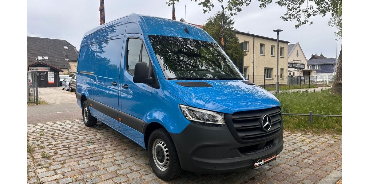 Mercedes-Benz Sprinter 199.800 km 24.950 &euro; Berlin 12357