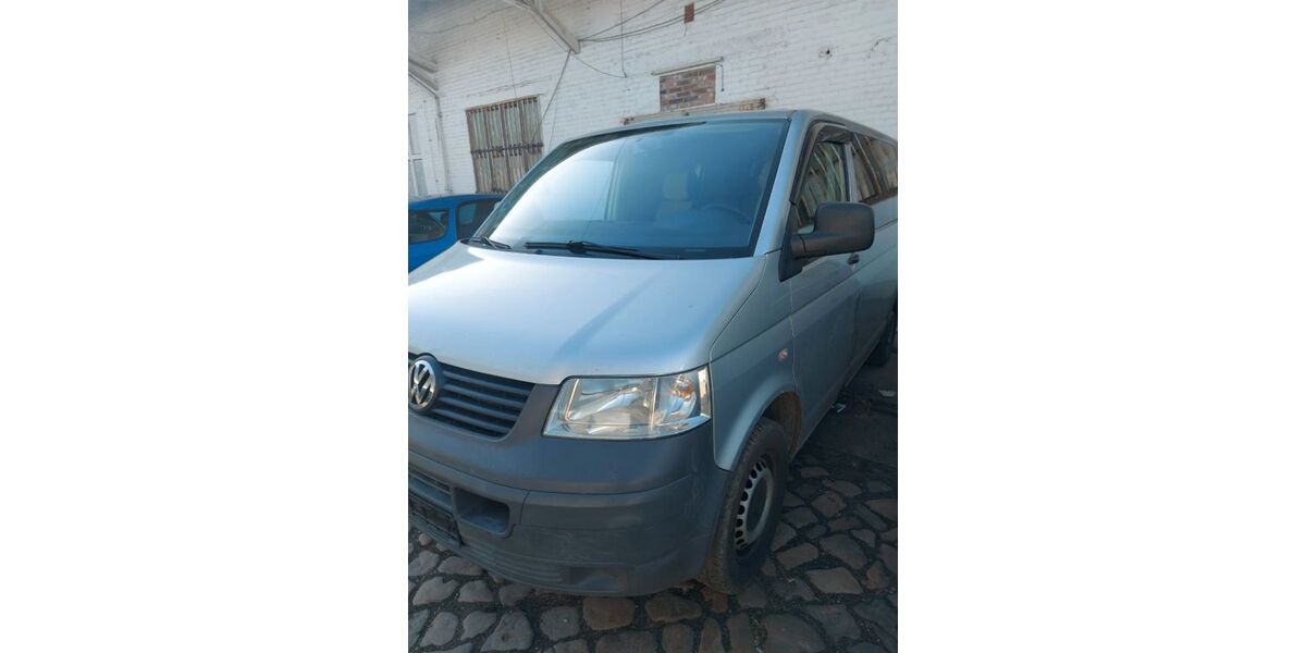 VW T5 Transporter 305.000 km 5.500 &euro; Magdeburg 39120