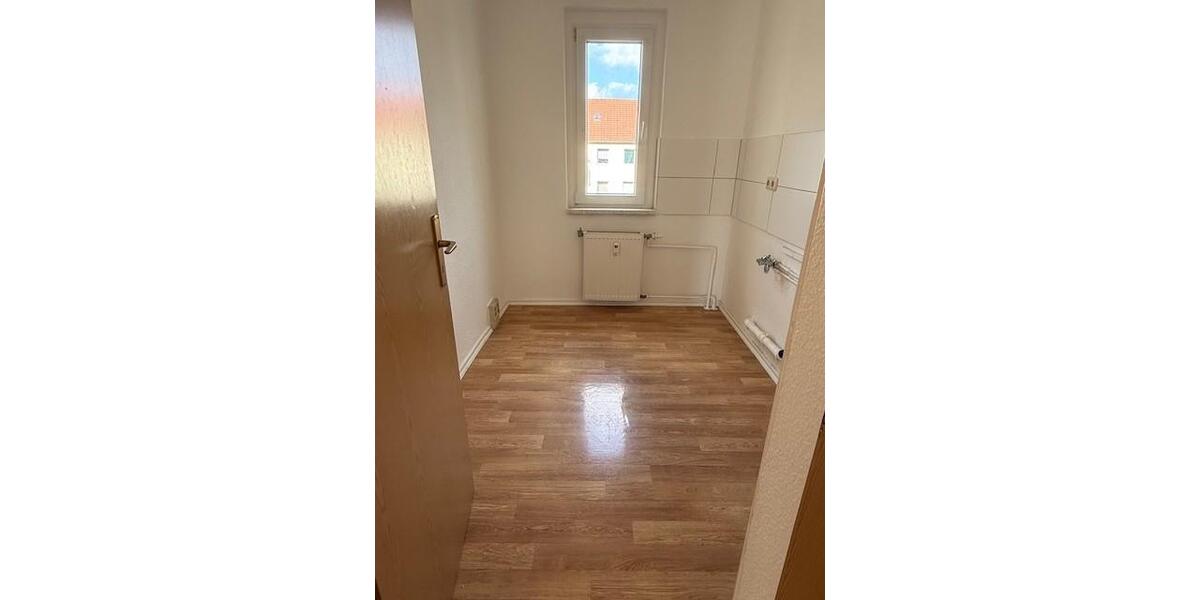 Etagenwohnung Bernsdorf - 3 Zimmer, 58 m&sup2;, 215&euro; | Angebot:26083289