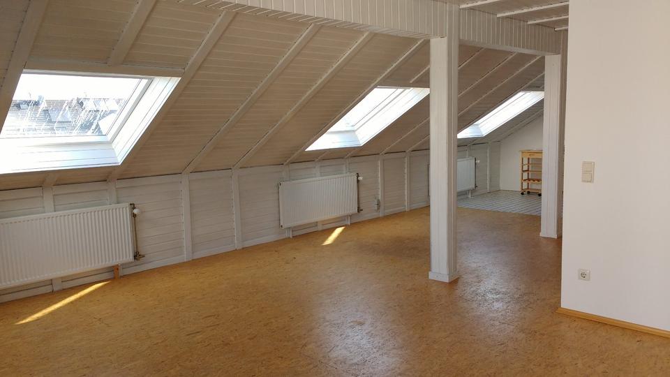 Dachgeschoßwohnung Griesheim - 2 Zimmer, 70 m&sup2;, 690&euro; | Angebot:26192150