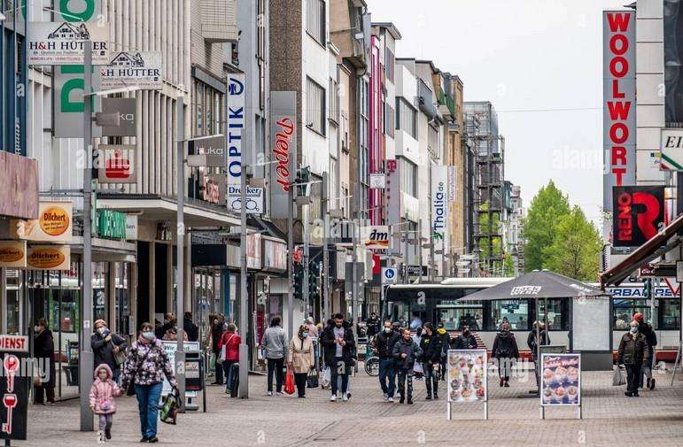 Haus zum Kaufen in Oberhausen 495.000 € 438.33 m²