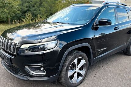 Jeep Cherokee 74.000 km 16.999 &euro; Berlin 12057