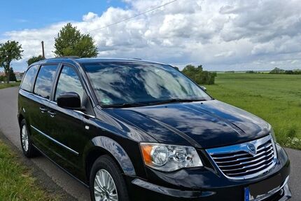 Lancia Voyager 200.000 km 10.990 &euro; Grimma 04668