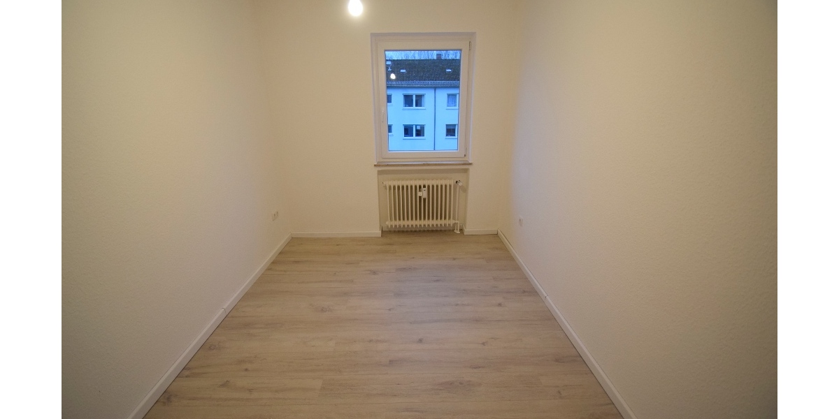3-Zimmer-OG-Wohnung + gute Raumaufteilung + EBK + Balkon in ruhiger Lage, für max. 3 Personen - Etagenwohnung Bremen Häfen | Angebot:25077958
