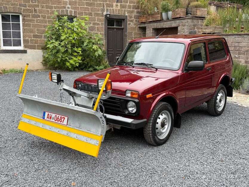 Lada Niva 2.800 km 23.562 € Brohl Lützing 56656