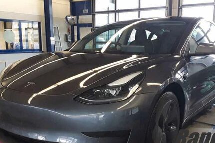 Tesla Model 3 49.350 km 26.750 &euro; Schöningen 38364