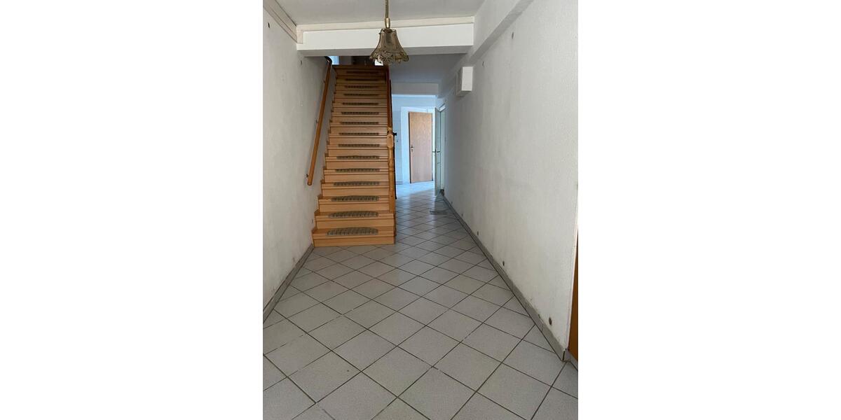 Reihenhaus Bernstadt auf dem Eigen - 7 Zimmer, 154 m&sup2;, 60.000&euro; | Angebot:26548768