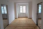 Komplett sanierte 4-Zimmer AltbauWohnung in U-Bahnnähe