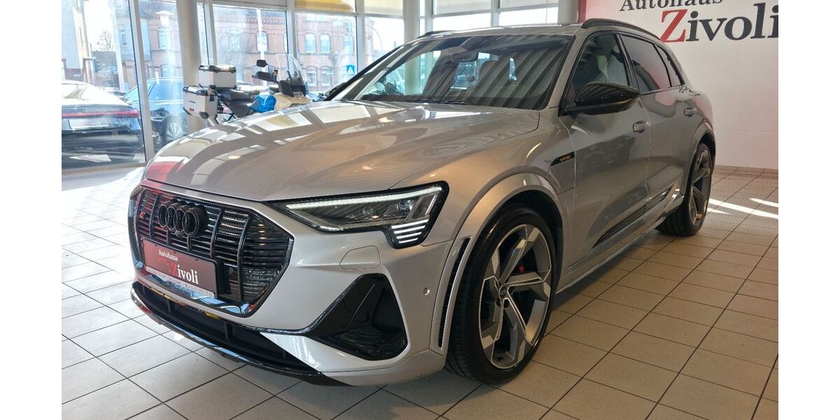 Audi e-tron 42.561 km 43.940 &euro; Helmstedt 38350