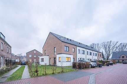 Haus Hamburg Wandsbek - 5 Zimmer, 162 m&sup2;, 2.490&euro; | Angebot:26043971