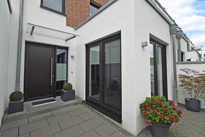 Simply Perfect :) Exklusiv ausgestattetes Townhouse mit Garten & Carport in Kettwig