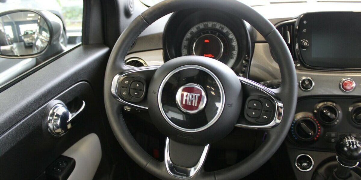Fiat 500 1.0 GSE Hybrid Dolcevita 24.490 km 11.980 &euro; Euskirchen 53881