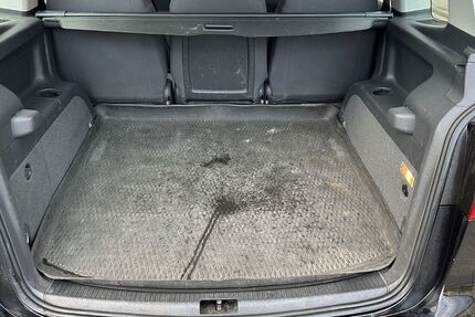 VW Touran 252.357 km 2.499 &euro; Limburg 65549