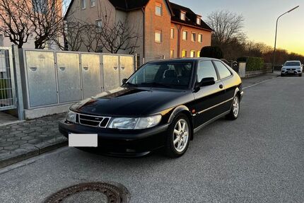 Saab 900