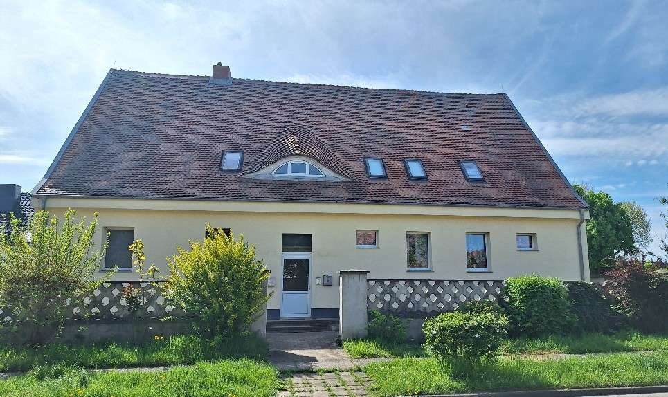 Einfamilienhaus Jersleben Jersleben - 12 Zimmer, 303 m&sup2;, 449.500&euro; | Angebot:25626071