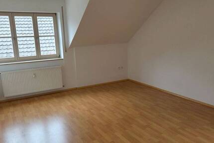 Großzügige Dachgeschoßwohnung im Zentrum von Gaimersheim