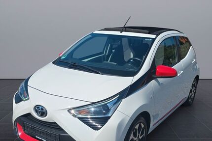 Toyota Aygo (X) 122.306 km 8.850 &euro; Jork 21635