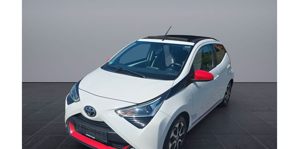 Toyota Aygo (X) 122.306 km 8.850 &euro; Jork 21635