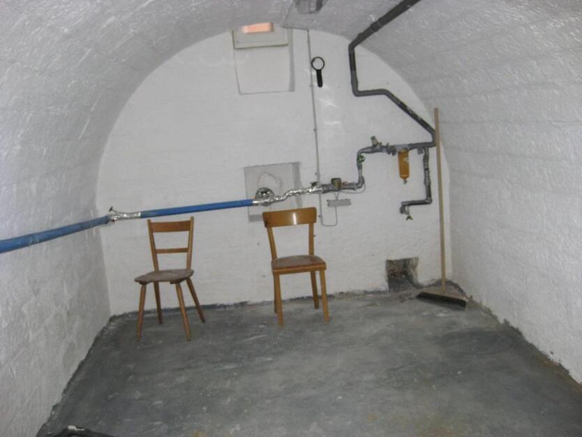 Gepflegte Doppelhaushälfte in zentraler Lage – Nähe Schwabengalerie, ideal für Paare oder Expats zimmer