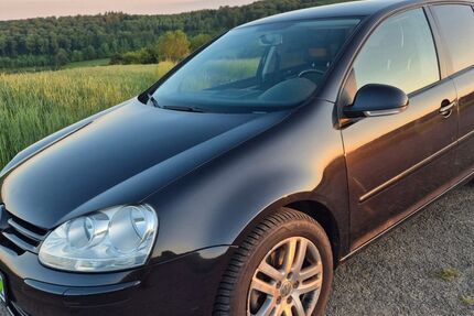 VW Golf 183.000 km 3.600 &euro; Straßenhaus 56587