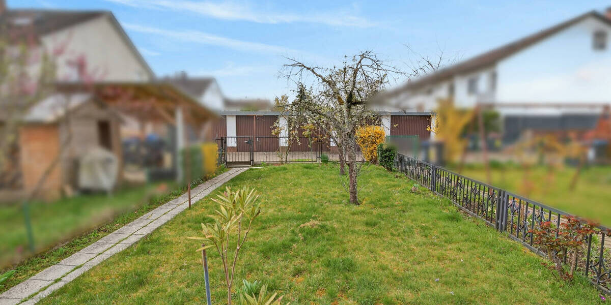 Reihenmittelhaus Karlsruhe / Grünwinkel Grünwinkel - 6 Zimmer, 122 m&sup2;, 549.000&euro; | Angebot:26343555