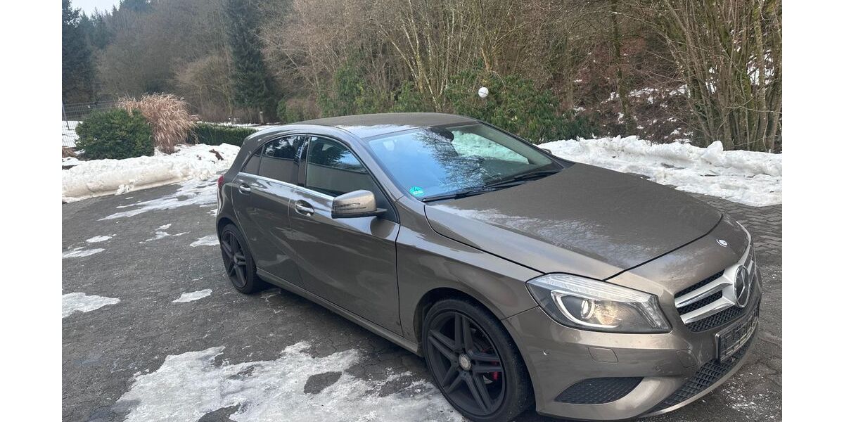 Mercedes-Benz A 180 208.000 km 9.600 &euro; Schmallenberg 57392