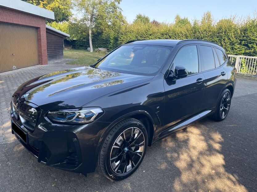 iX3