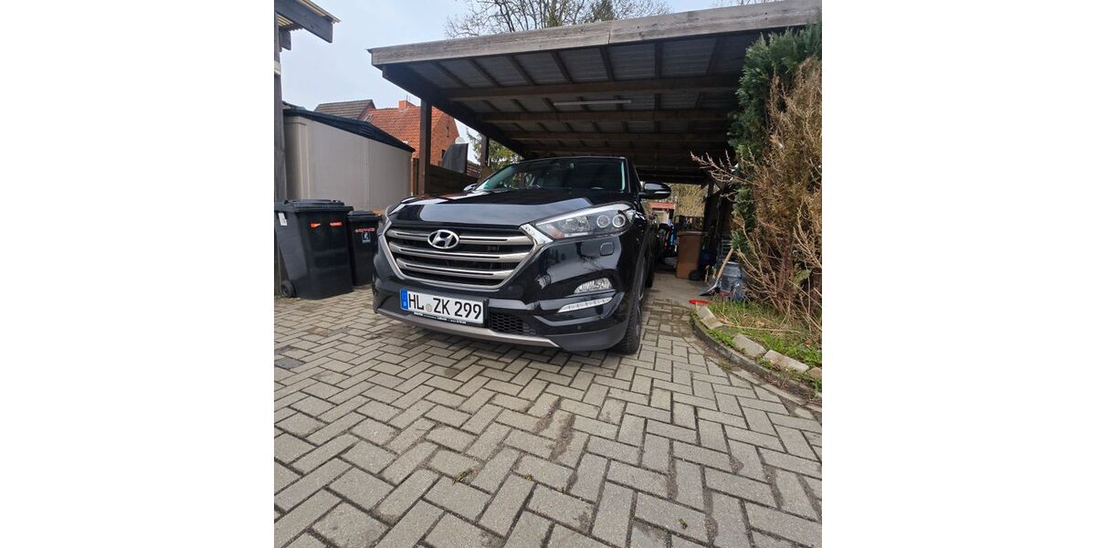 Hyundai TUCSON 97.500 km 18.500 &euro; Lübeck 23560