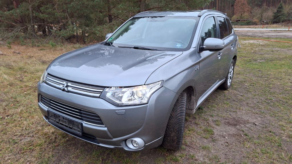 Mitsubishi Plug-in Hybrid Outlander 207.000 km 9.000 &euro; Rüdnitz 16321