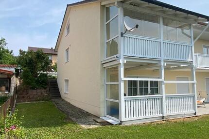 Haus mit zwei sonnigen Wohneinheiten und Garten zimmer