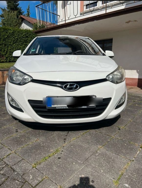 i20