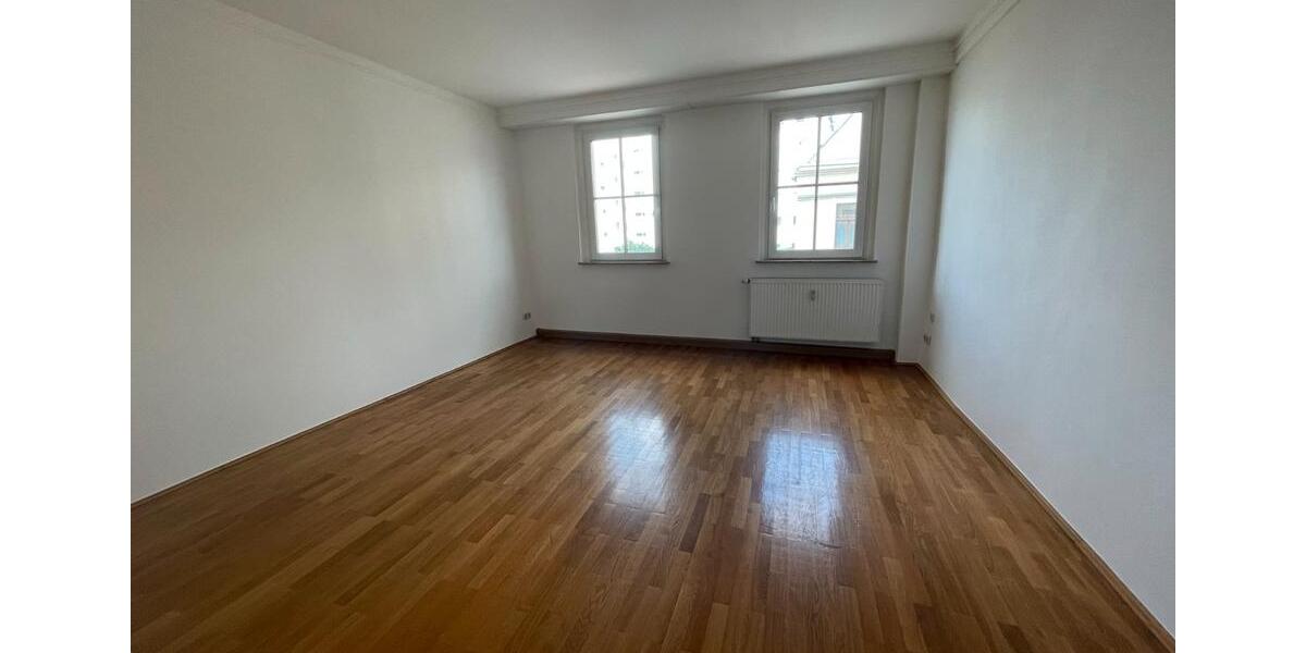 Etagenwohnung Döbeln - 6 Zimmer, 190 m&sup2;, 1.500&euro; | Angebot:26006170