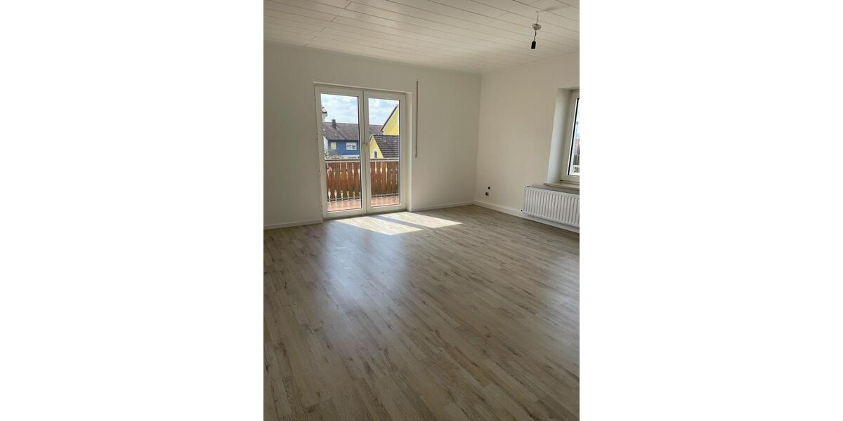 Etagenwohnung Herrieden - 3.5 Zimmer, 82 m&sup2;, 1.120&euro; | Angebot:25959677