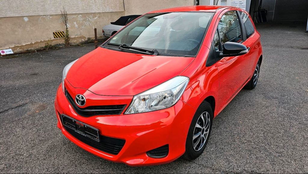 Toyota Yaris 65.710 km 6.500 &euro; Bonn 53177