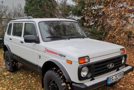 Lada Niva 10.000 km 22.998 &euro; Hötensleben 39393