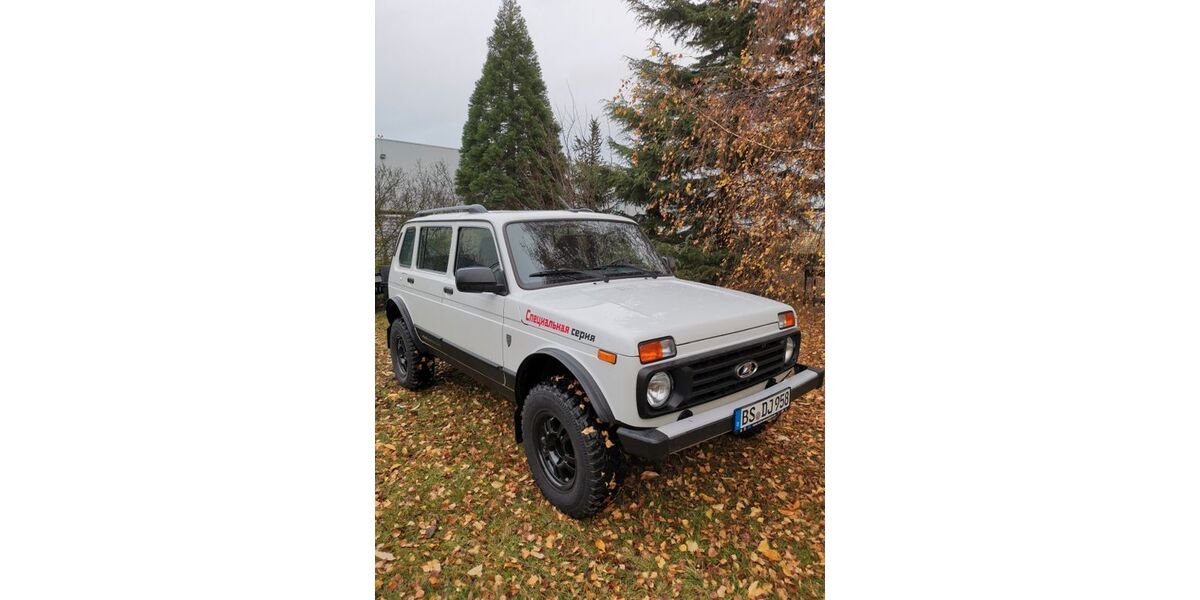 Lada Niva 10.000 km 22.998 &euro; Hötensleben 39393