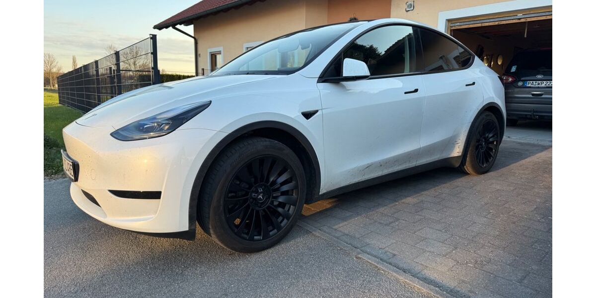 Tesla Model Y 25.000 km 31.000 &euro; Fürstenzell 94081