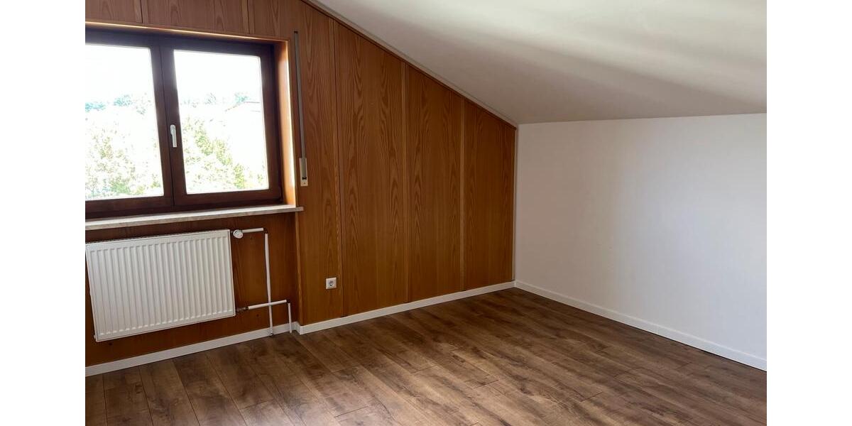 Dachgeschoßwohnung Bad Kötzting - 5 Zimmer, 130 m&sup2;, 1.100&euro; | Angebot:25339734