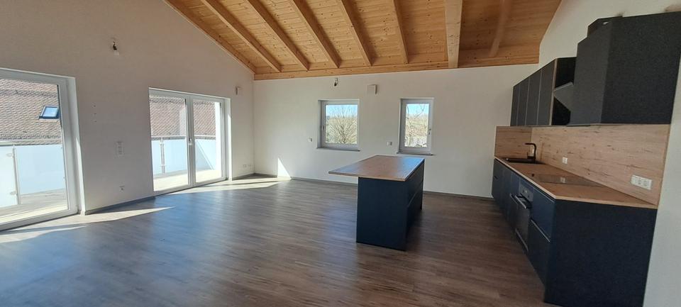 7-Zimmer Dachgeschoßwohnung zu vermieten