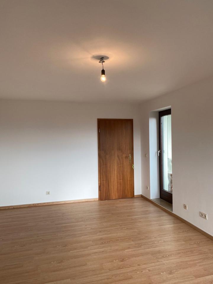 Etagenwohnung Bayreuth Meyernberg - 3 Zimmer, 81 m&sup2;, 235.000&euro; | Angebot:27297048