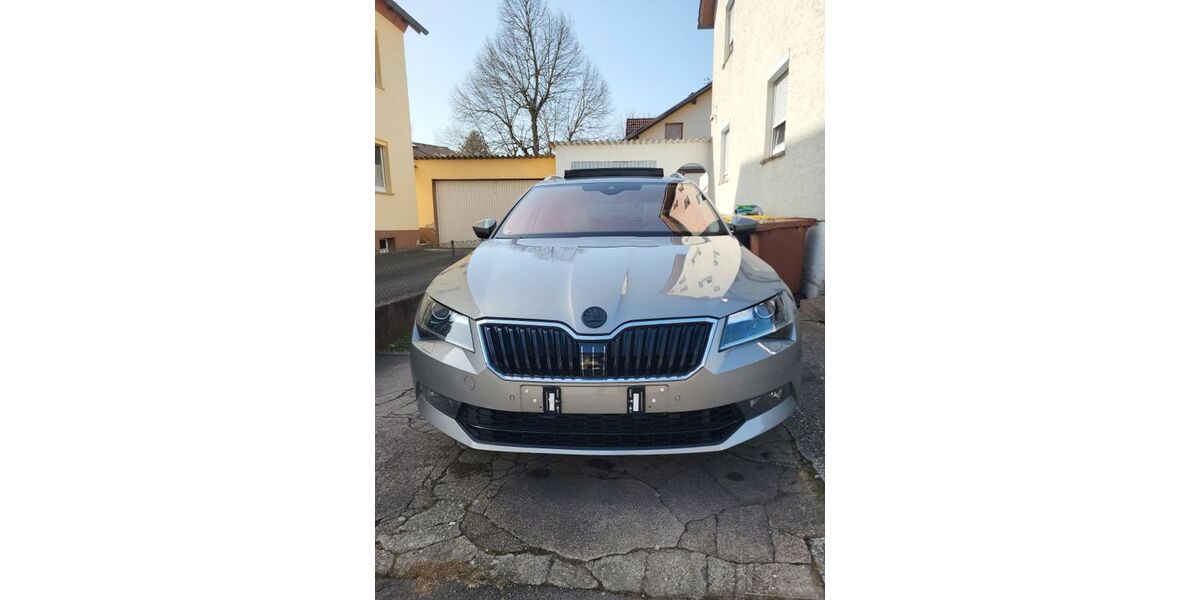 Skoda Superb 156.000 km 16.500 &euro; Trossingen 78647