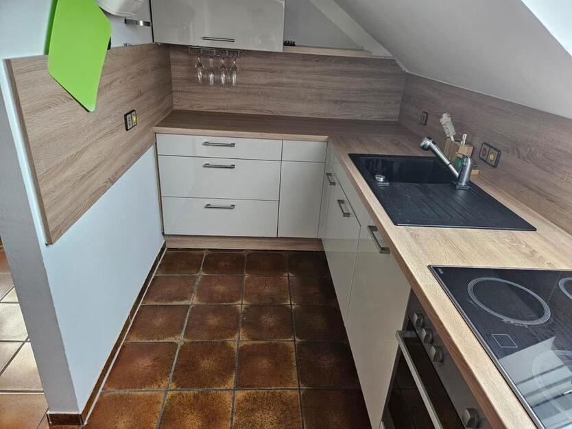 Großzügige Dachgeschoss-Wohnung in Schwandorf (Wattstraße)