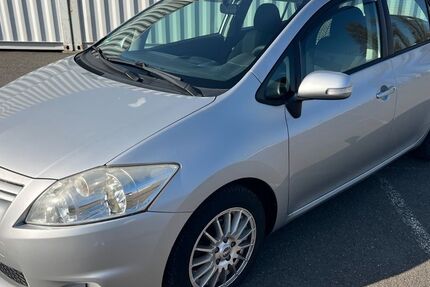 Toyota Auris 294.000 km 3.950 &euro; Berlin 12057