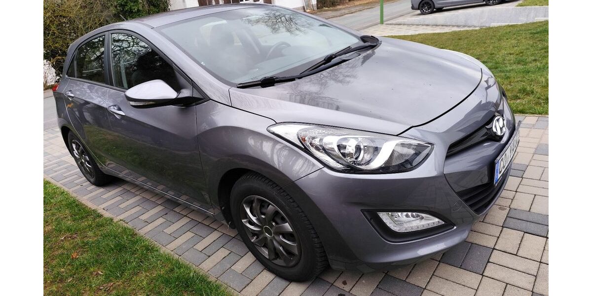 Hyundai i30 97.600 km 6.490 &euro; Rödental 96472