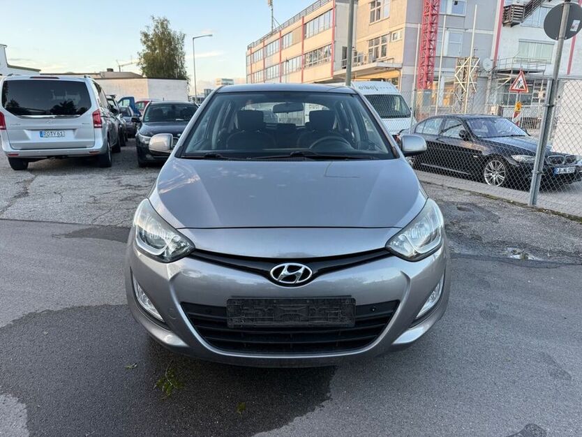 i20