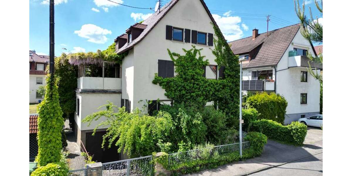 Haus zum Kaufen in Korntal-Münchingen 689.000 € 207 m² 8 zimmer